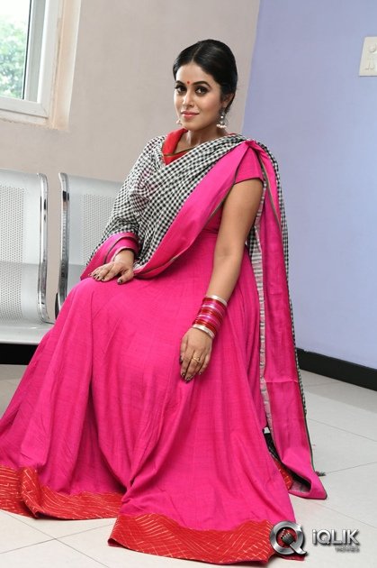 Poorna-at-Jayammu-Nischayammu-Raa-Movie-Song-Launch